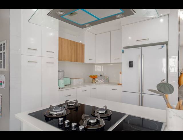 4 BEDROOM DUPLEX FOR SALE IN BEVERLEY HILLS